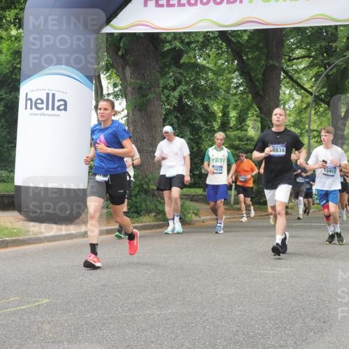 29.06.2025 - hella hamburg halbmarathon KatJ http://msf.ph/oto/8527011 29.06.2025 10:54:13 Zwischen KM18-KM19 2628, 4293, 5605, 8398 meine-sportfotos.de