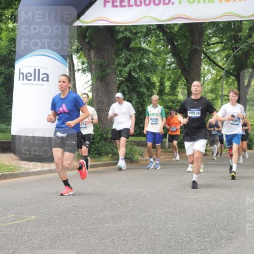 29.06.2025 - hella hamburg halbmarathon KatJ http://msf.ph/oto/8527014 29.06.2025 10:54:13 Zwischen KM18-KM19 2628, 4293, 5605, 8398 meine-sportfotos.de