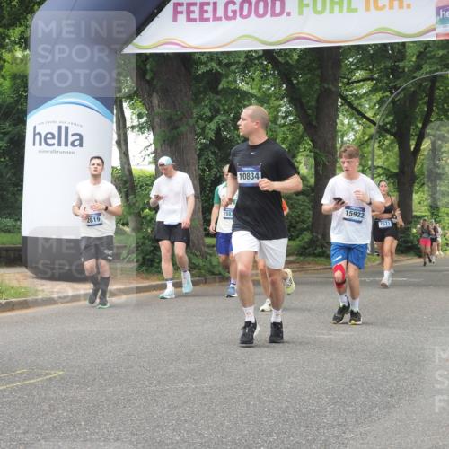 29.06.2025 - hella hamburg halbmarathon KatJ http://msf.ph/oto/8527033 29.06.2025 10:54:14 Zwischen KM18-KM19 2628, 4293, 5605, 8398 meine-sportfotos.de