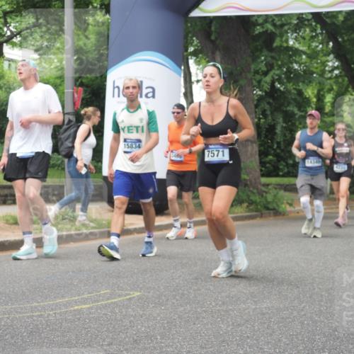 29.06.2025 - hella hamburg halbmarathon KatJ http://msf.ph/oto/8527064 29.06.2025 10:54:17 Zwischen KM18-KM19 2819, 4220, 4293, 7571, 8398 meine-sportfotos.de