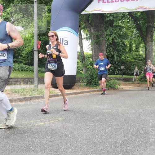 29.06.2025 - hella hamburg halbmarathon KatJ http://msf.ph/oto/8527144 29.06.2025 10:54:20 Zwischen KM18-KM19 2819, 3488, 4220, 4293, 7571 meine-sportfotos.de