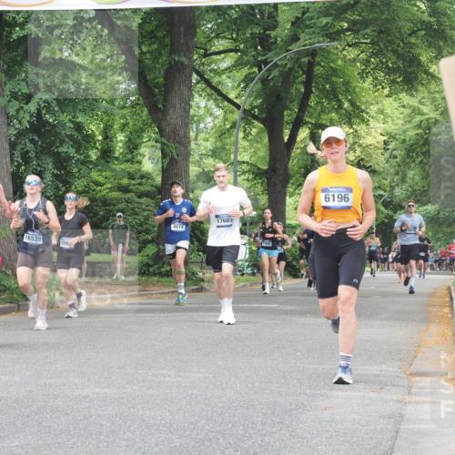 29.06.2025 - hella hamburg halbmarathon KatJ http://msf.ph/oto/8527166 29.06.2025 10:54:24 Zwischen KM18-KM19 3488, 4220, 6196 meine-sportfotos.de