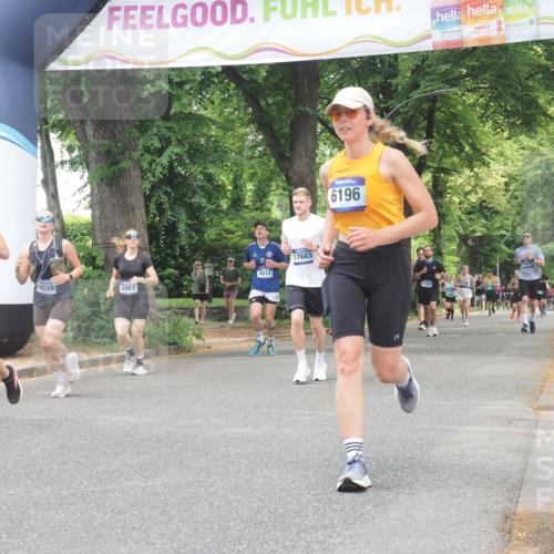 29.06.2025 - hella hamburg halbmarathon KatJ http://msf.ph/oto/8527173 29.06.2025 10:54:25 Zwischen KM18-KM19 3488, 4220, 6196 meine-sportfotos.de