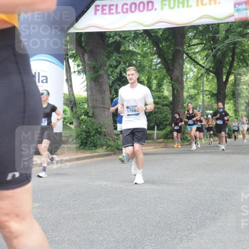 29.06.2025 - hella hamburg halbmarathon KatJ http://msf.ph/oto/8527185 29.06.2025 10:54:26 Zwischen KM18-KM19 3488, 6196 meine-sportfotos.de