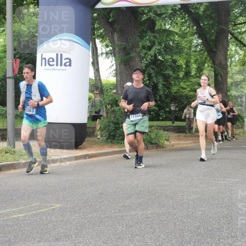 29.06.2025 - hella hamburg halbmarathon KatJ http://msf.ph/oto/8527275 29.06.2025 10:54:33 Zwischen KM18-KM19 1367, 2963, 2964, 4014, 5363 meine-sportfotos.de
