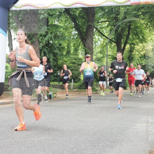 29.06.2025 - hella hamburg halbmarathon KatJ http://msf.ph/oto/8527341 29.06.2025 10:54:37 Zwischen KM18-KM19 1079, 1367, 2963, 2964, 5363, 6517 meine-sportfotos.de