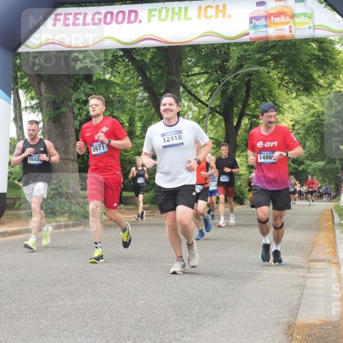 29.06.2025 - hella hamburg halbmarathon KatJ http://msf.ph/oto/8527413 29.06.2025 10:54:42 Zwischen KM18-KM19 1079, 4169, 5762, 6517, 7685 meine-sportfotos.de