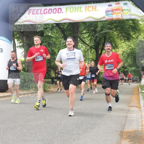 29.06.2025 - hella hamburg halbmarathon KatJ http://msf.ph/oto/8527424 29.06.2025 10:54:42 Zwischen KM18-KM19 1079, 4169, 5762, 6517, 7685 meine-sportfotos.de