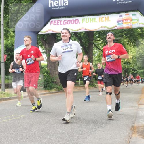 29.06.2025 - hella hamburg halbmarathon KatJ http://msf.ph/oto/8527446 29.06.2025 10:54:43 Zwischen KM18-KM19 1079, 4169, 4666, 5762, 6517, 7685 meine-sportfotos.de