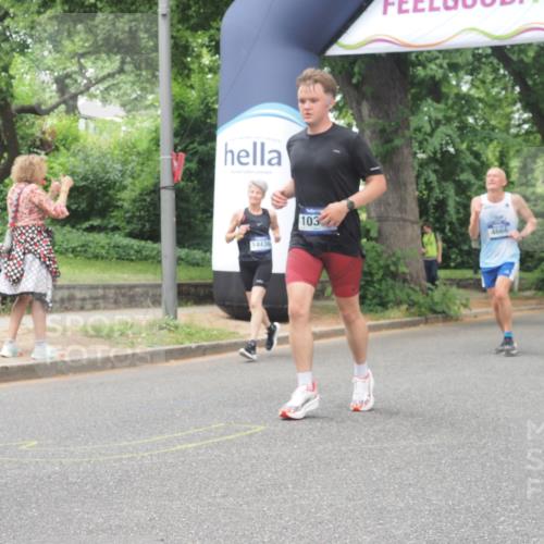 29.06.2025 - hella hamburg halbmarathon KatJ http://msf.ph/oto/8527478 29.06.2025 10:54:45 Zwischen KM18-KM19 4169, 4666, 5762, 6517, 7685 meine-sportfotos.de