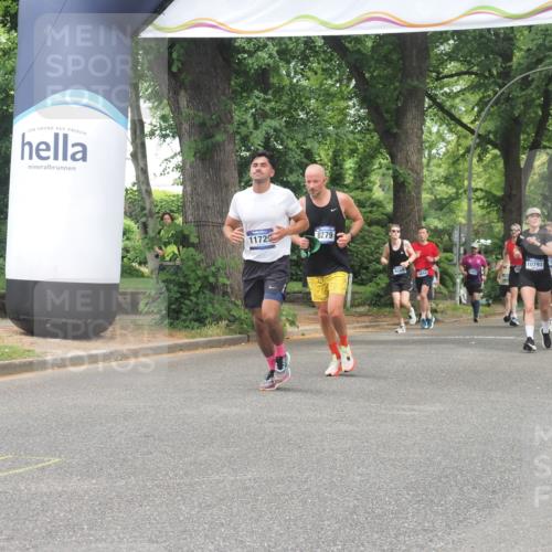 29.06.2025 - hella hamburg halbmarathon KatJ http://msf.ph/oto/8527516 29.06.2025 10:54:49 Zwischen KM18-KM19 4666, 8279 meine-sportfotos.de