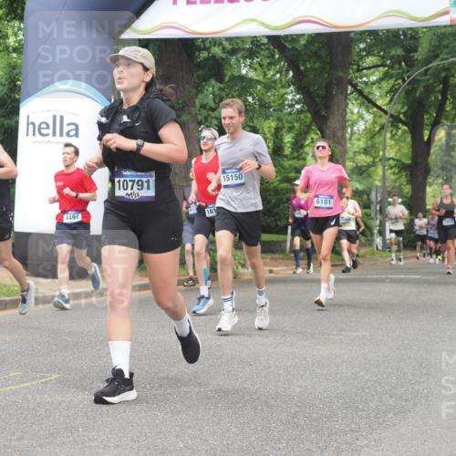 29.06.2025 - hella hamburg halbmarathon KatJ http://msf.ph/oto/8527594 29.06.2025 10:54:53 Zwischen KM18-KM19 4494, 6089, 6181, 8279 meine-sportfotos.de