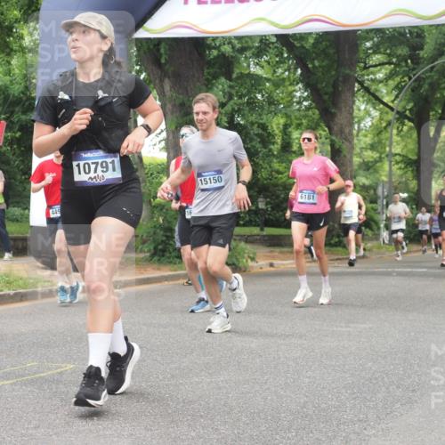 29.06.2025 - hella hamburg halbmarathon KatJ http://msf.ph/oto/8527604 29.06.2025 10:54:53 Zwischen KM18-KM19 4494, 6089, 6181, 8279 meine-sportfotos.de