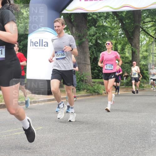 29.06.2025 - hella hamburg halbmarathon KatJ http://msf.ph/oto/8527616 29.06.2025 10:54:54 Zwischen KM18-KM19 4494, 6089, 6181, 8279 meine-sportfotos.de