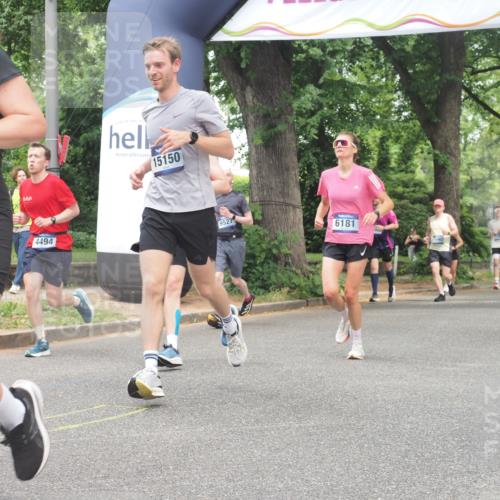 29.06.2025 - hella hamburg halbmarathon KatJ http://msf.ph/oto/8527621 29.06.2025 10:54:54 Zwischen KM18-KM19 4494, 6089, 6181, 8279 meine-sportfotos.de