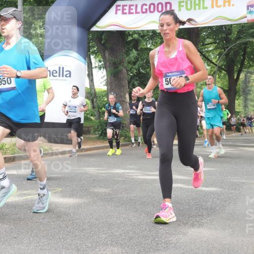 29.06.2025 - hella hamburg halbmarathon KatJ http://msf.ph/oto/8527823 29.06.2025 10:55:04 Zwischen KM18-KM19 1785, 2594, 4950, 5670, 6014, 7741, 8217 meine-sportfotos.de