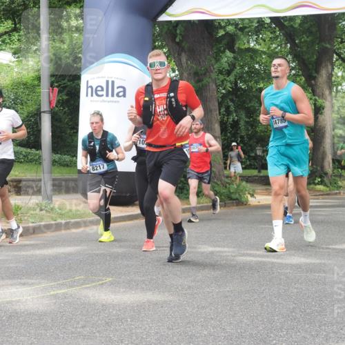 29.06.2025 - hella hamburg halbmarathon KatJ http://msf.ph/oto/8527838 29.06.2025 10:55:05 Zwischen KM18-KM19 1785, 2594, 4950, 5670, 6014, 7741, 8217 meine-sportfotos.de