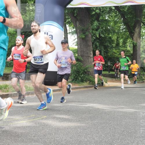 29.06.2025 - hella hamburg halbmarathon KatJ http://msf.ph/oto/8527870 29.06.2025 10:55:07 Zwischen KM18-KM19 1785, 4950, 5670, 7741, 7846, 8217 meine-sportfotos.de
