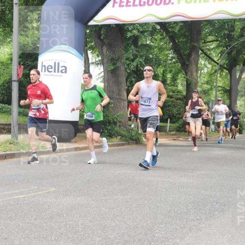 29.06.2025 - hella hamburg halbmarathon KatJ http://msf.ph/oto/8527921 29.06.2025 10:55:09 Zwischen KM18-KM19 1785, 4950, 5232, 5670, 7846, 8217 meine-sportfotos.de