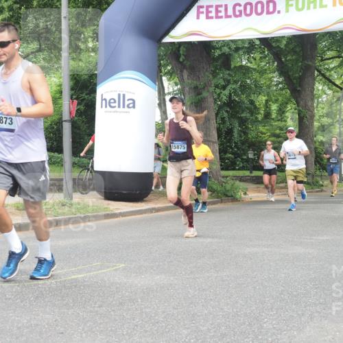 29.06.2025 - hella hamburg halbmarathon KatJ http://msf.ph/oto/8527941 29.06.2025 10:55:11 Zwischen KM18-KM19 5232, 7846 meine-sportfotos.de