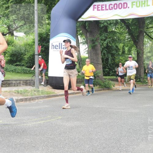 29.06.2025 - hella hamburg halbmarathon KatJ http://msf.ph/oto/8527948 29.06.2025 10:55:11 Zwischen KM18-KM19 5232, 7846 meine-sportfotos.de