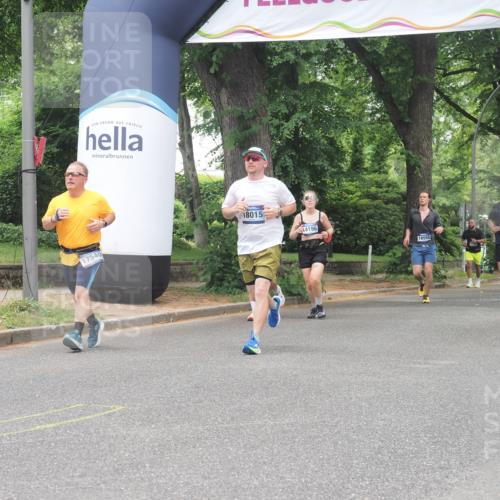 29.06.2025 - hella hamburg halbmarathon KatJ http://msf.ph/oto/8527955 29.06.2025 10:55:13 Zwischen KM18-KM19 5232, 7846 meine-sportfotos.de