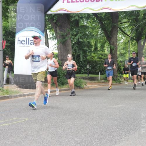 29.06.2025 - hella hamburg halbmarathon KatJ http://msf.ph/oto/8527972 29.06.2025 10:55:13 Zwischen KM18-KM19 5232, 7846 meine-sportfotos.de