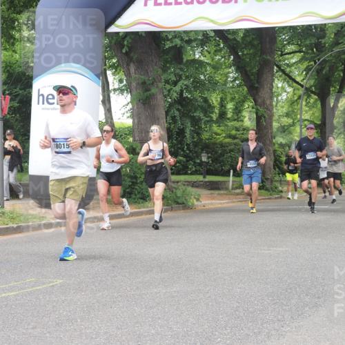 29.06.2025 - hella hamburg halbmarathon KatJ http://msf.ph/oto/8527973 29.06.2025 10:55:13 Zwischen KM18-KM19 5232, 7846 meine-sportfotos.de