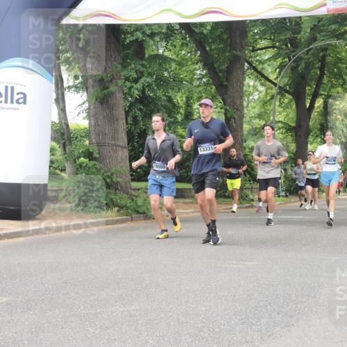 29.06.2025 - hella hamburg halbmarathon KatJ http://msf.ph/oto/8527985 29.06.2025 10:55:15 Zwischen KM18-KM19 5232, 7846 meine-sportfotos.de