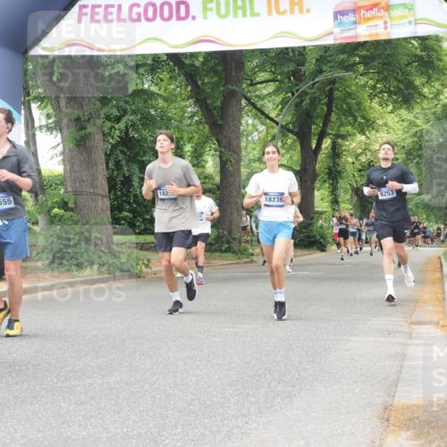 29.06.2025 - hella hamburg halbmarathon KatJ http://msf.ph/oto/8528044 29.06.2025 10:55:17 Zwischen KM18-KM19 4032, 5232 meine-sportfotos.de