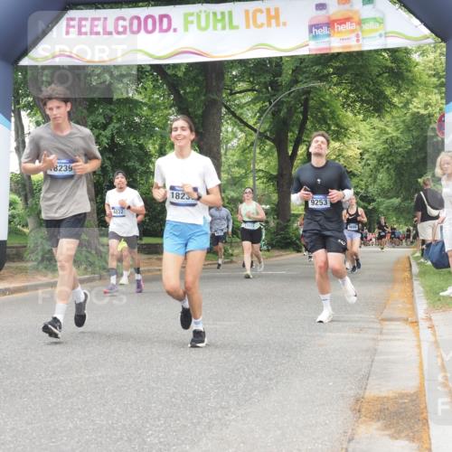 29.06.2025 - hella hamburg halbmarathon KatJ http://msf.ph/oto/8528062 29.06.2025 10:55:18 Zwischen KM18-KM19 4032 meine-sportfotos.de