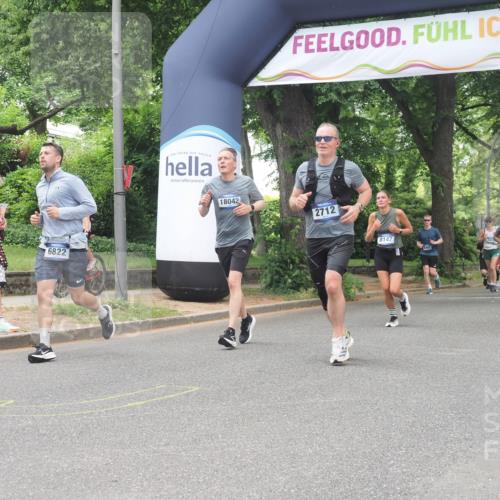 29.06.2025 - hella hamburg halbmarathon KatJ http://msf.ph/oto/8528148 29.06.2025 10:55:24 Zwischen KM18-KM19 2712, 4032, 6822, 8147 meine-sportfotos.de
