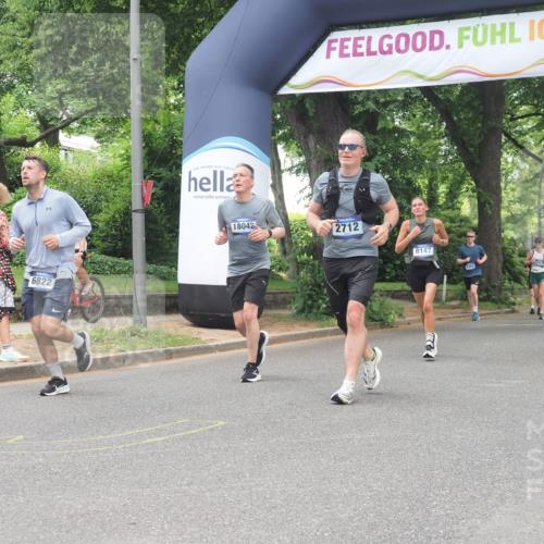 29.06.2025 - hella hamburg halbmarathon KatJ http://msf.ph/oto/8528152 29.06.2025 10:55:24 Zwischen KM18-KM19 2712, 4032, 6822, 8147 meine-sportfotos.de