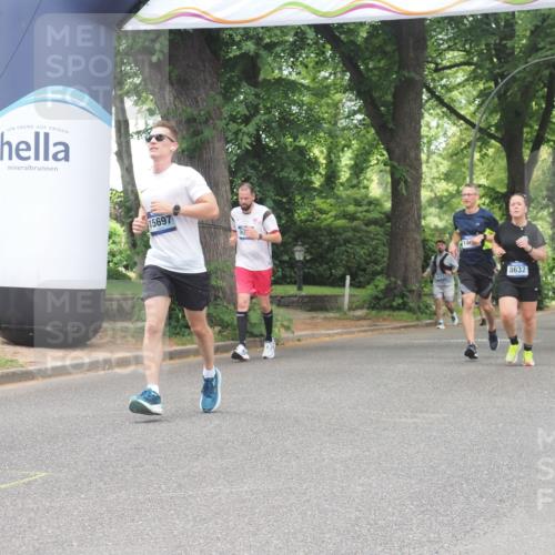 29.06.2025 - hella hamburg halbmarathon KatJ http://msf.ph/oto/8528250 29.06.2025 10:55:31 Zwischen KM18-KM19 4492, 8147, 8632 meine-sportfotos.de