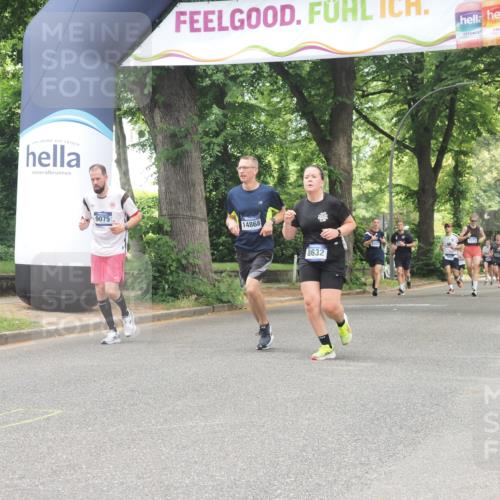 29.06.2025 - hella hamburg halbmarathon KatJ http://msf.ph/oto/8528297 29.06.2025 10:55:32 Zwischen KM18-KM19 4492, 8632 meine-sportfotos.de