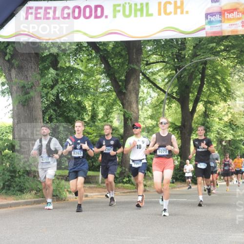 29.06.2025 - hella hamburg halbmarathon KatJ http://msf.ph/oto/8528332 29.06.2025 10:55:36 Zwischen KM18-KM19 1071, 4492, 8632 meine-sportfotos.de