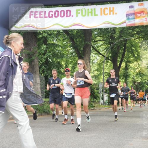 29.06.2025 - hella hamburg halbmarathon KatJ http://msf.ph/oto/8528359 29.06.2025 10:55:37 Zwischen KM18-KM19 1071, 3154, 4492, 8263, 8632 meine-sportfotos.de