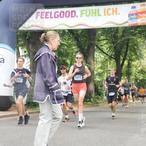 29.06.2025 - hella hamburg halbmarathon KatJ http://msf.ph/oto/8528370 29.06.2025 10:55:37 Zwischen KM18-KM19 1071, 3154, 4492, 8263, 8632 meine-sportfotos.de