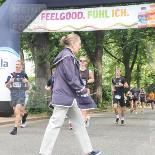 29.06.2025 - hella hamburg halbmarathon KatJ http://msf.ph/oto/8528373 29.06.2025 10:55:37 Zwischen KM18-KM19 1071, 3154, 4492, 8263, 8632 meine-sportfotos.de