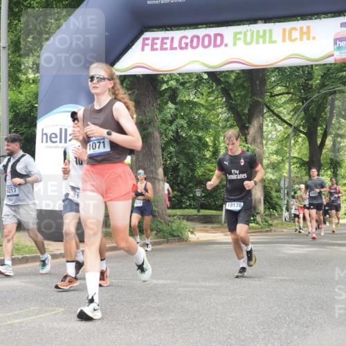 29.06.2025 - hella hamburg halbmarathon KatJ http://msf.ph/oto/8528407 29.06.2025 10:55:39 Zwischen KM18-KM19 1071, 2281, 3154, 6217, 8263, 8632 meine-sportfotos.de