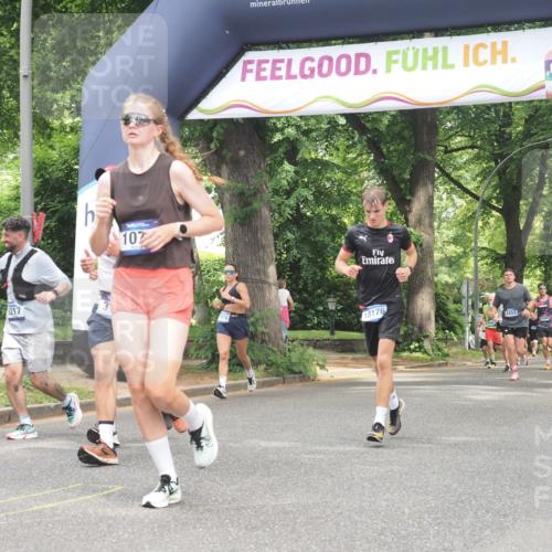 29.06.2025 - hella hamburg halbmarathon KatJ http://msf.ph/oto/8528411 29.06.2025 10:55:39 Zwischen KM18-KM19 1071, 2281, 3154, 6217, 8263, 8632 meine-sportfotos.de