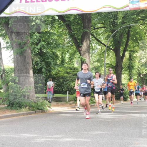 29.06.2025 - hella hamburg halbmarathon KatJ http://msf.ph/oto/8528427 29.06.2025 10:55:41 Zwischen KM18-KM19 1071, 1610, 2281, 3154, 4453, 6026, 6217, 8263 meine-sportfotos.de