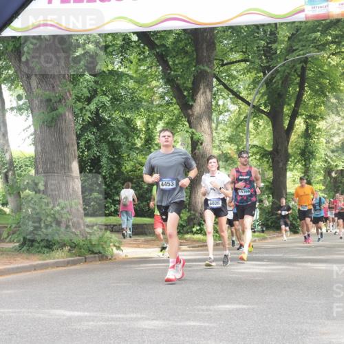 29.06.2025 - hella hamburg halbmarathon KatJ http://msf.ph/oto/8528444 29.06.2025 10:55:41 Zwischen KM18-KM19 1071, 1610, 2281, 3154, 4453, 6026, 6217, 8263 meine-sportfotos.de