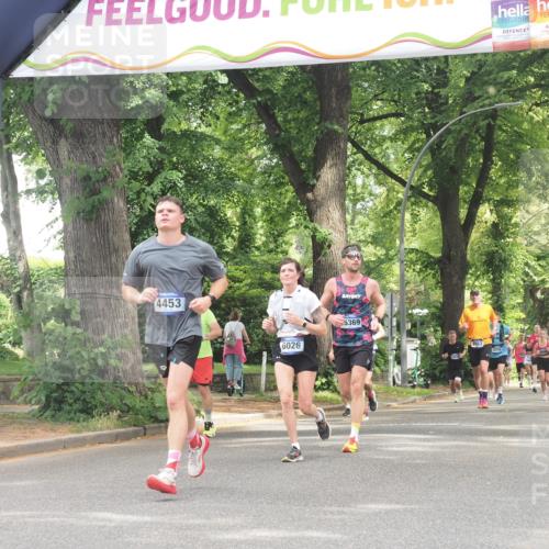 29.06.2025 - hella hamburg halbmarathon KatJ http://msf.ph/oto/8528457 29.06.2025 10:55:42 Zwischen KM18-KM19 1071, 1610, 2281, 3154, 4453, 6026, 6217, 8263 meine-sportfotos.de