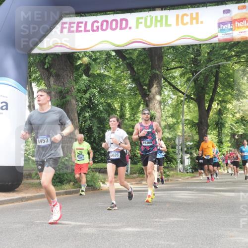 29.06.2025 - hella hamburg halbmarathon KatJ http://msf.ph/oto/8528482 29.06.2025 10:55:43 Zwischen KM18-KM19 1071, 1610, 2281, 3154, 4453, 6026, 6217, 8263 meine-sportfotos.de