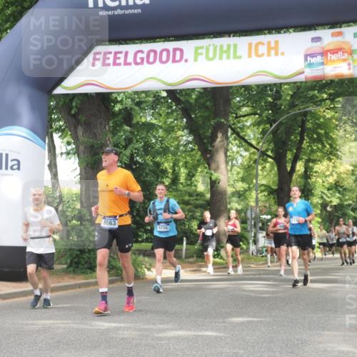 29.06.2025 - hella hamburg halbmarathon KatJ http://msf.ph/oto/8528551 29.06.2025 10:55:47 Zwischen KM18-KM19 1610, 2281, 4453, 6026, 8256, 8563 meine-sportfotos.de