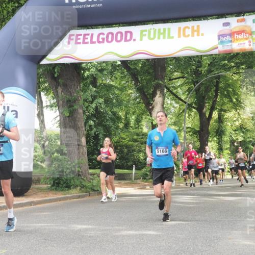 29.06.2025 - hella hamburg halbmarathon KatJ http://msf.ph/oto/8528571 29.06.2025 10:55:50 Zwischen KM18-KM19 5166, 8256, 8563 meine-sportfotos.de