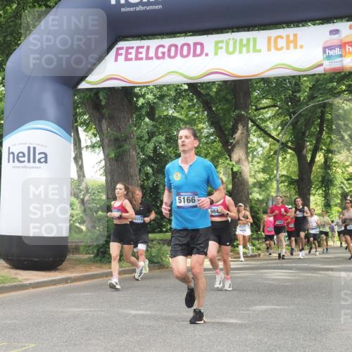 29.06.2025 - hella hamburg halbmarathon KatJ http://msf.ph/oto/8528586 29.06.2025 10:55:50 Zwischen KM18-KM19 5166, 8256, 8563 meine-sportfotos.de