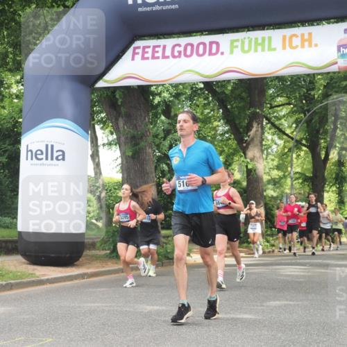 29.06.2025 - hella hamburg halbmarathon KatJ http://msf.ph/oto/8528587 29.06.2025 10:55:50 Zwischen KM18-KM19 5166, 8256, 8563 meine-sportfotos.de