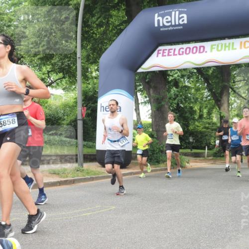 29.06.2025 - hella hamburg halbmarathon KatJ http://msf.ph/oto/8528677 29.06.2025 10:55:58 Zwischen KM18-KM19 1406, 3025, 3262, 4663, 5176, 6028, 6083, 7802 meine-sportfotos.de